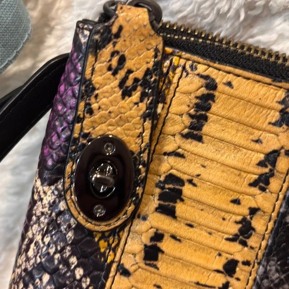 COACH F37172 Crosby Crossbody and Zip Around Wallet Set - Picture 12 of 16